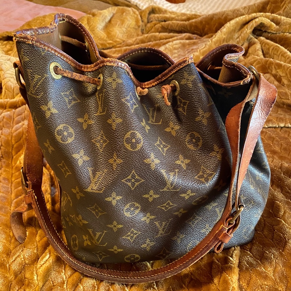 Vintage 1980’s Louis Vuitton Bucket Bag/ Boho